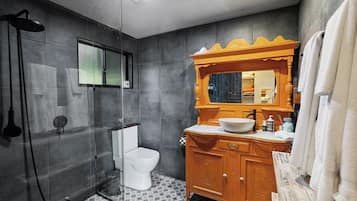 Cabin, 1 Bedroom, Smoking, Balcony | Bathroom