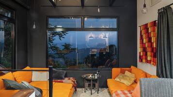 Cabin, 1 Bedroom, Smoking, Balcony | Living room