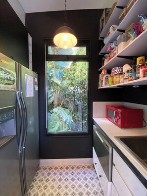 Cabin, 1 Bedroom, Smoking, Balcony | Interior - Cabane Tiny Tree House no4 (Beechmont)