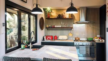 Cabin, 1 Bedroom, Smoking, Balcony | Bahagian dalam