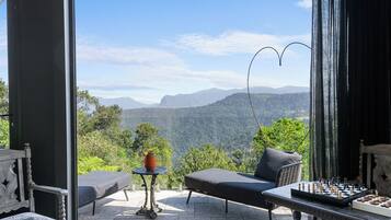 Cabin, 1 Bedroom, Smoking, Balcony | Living room