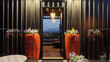 Cabin, 1 Bedroom, Smoking, Balcony | Interior