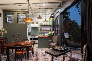 Cabin, 1 Bedroom, Smoking, Balcony | Dining room