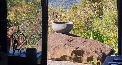 Escape to a Mountain Retreat in Beechmont, Australia