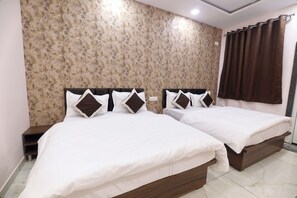 Chambre quadruple familiale, vue sur la ville | 1 chambre, accès au Wi-Fi (inclus)