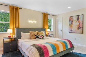 5 bedrooms, desk, iron/ironing board, travel crib