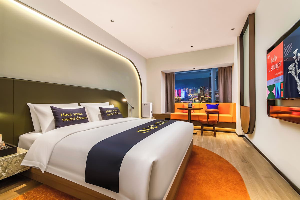 Business Double Room, City View | Premium bedding, down comforters, memory foam beds, minibar (free items)