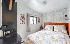 1 bedroom, iron/ironing board, travel cot, free WiFi