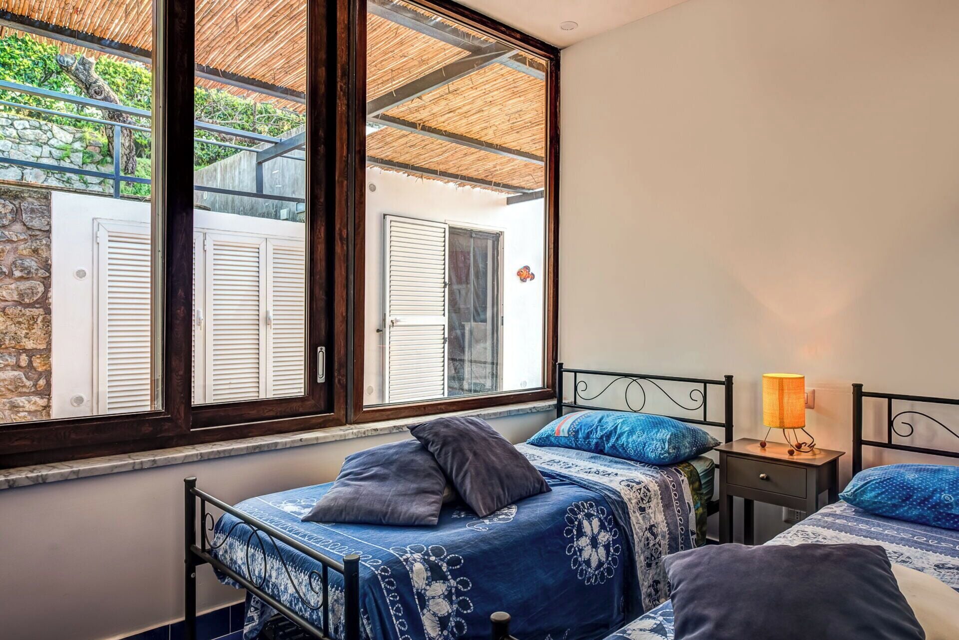 4 bedrooms, iron/ironing board, free WiFi