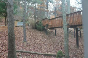 View from the downstairs bedroom, - Welcome To "Snowed Inn” - Walk On And Off The Slopes (McGaheysville)