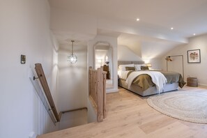 1 dormitorio, tabla de planchar con plancha, cuna de viaje y Internet