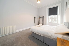 2 chambres, fer et planche à repasser, lit parapluie, Wi-Fi gratuit
