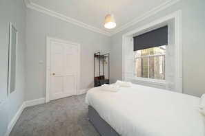 2 bedrooms, iron/ironing board, travel cot, free WiFi