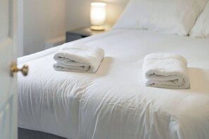 2 chambres, fer et planche Ă repasser, Wi-Fi gratuit, draps fournis