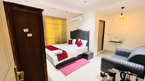 Unclassified image, 5 of 6, button - Hotel Royal SKY (Morbi)