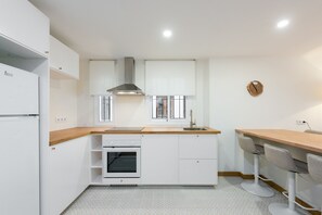 Fridge, microwave, oven, dishwasher