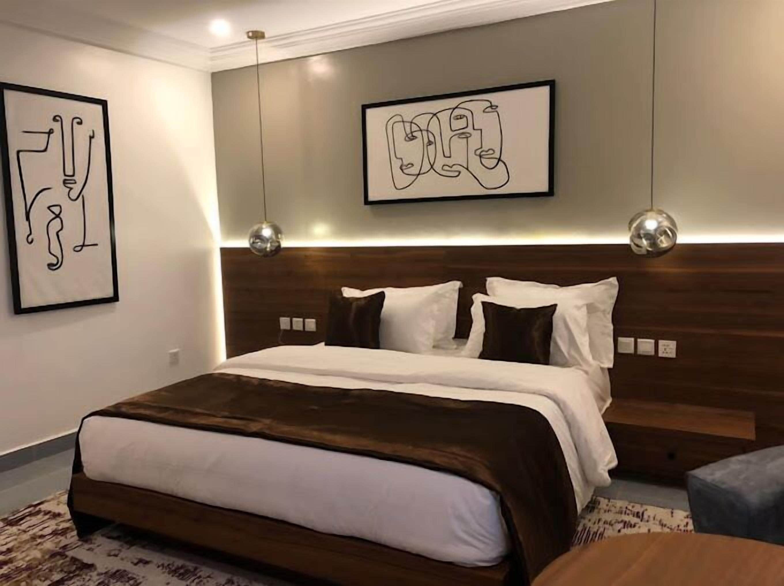 Desk, laptop workspace, free WiFi