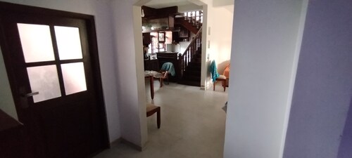 Spacious Mountain-View Home with AC, Pet-Friendly & Secure , in Galle.