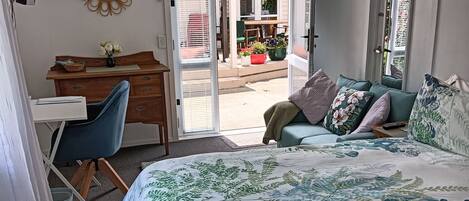 1 bedroom, desk, iron/ironing board, free WiFi