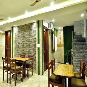 Restaurant - Hotel Green View (Jammu)