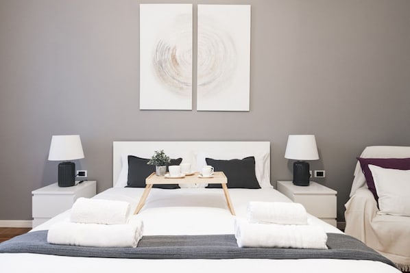 2 bedrooms, iron/ironing board, WiFi, bed sheets