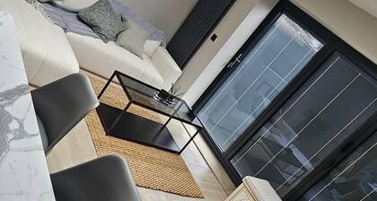 Chester - 4 Bed House Free Parking