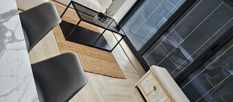 Chester - 4 Bed House Free Parking