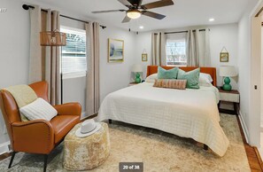 4 Schlafzimmer, Schreibtisch, Bügeleisen/Bügelbrett, Reisekinderbett