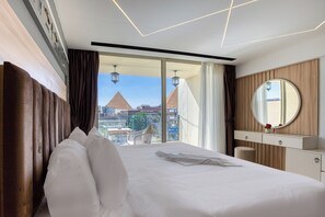 Romantisk suite, balkong, fjellutsikt | Utsikt fra rommet