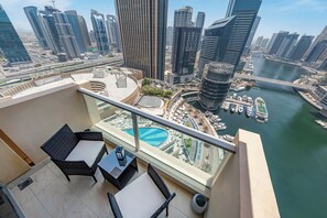 Luxury Studio, Marina View | Balcony - City Meets Sea Elegant Dubai Marina Studio Stay (Dubai)