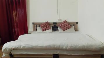 Perhehuone | TyöpöytÀ, ilmainen Wi-Fi