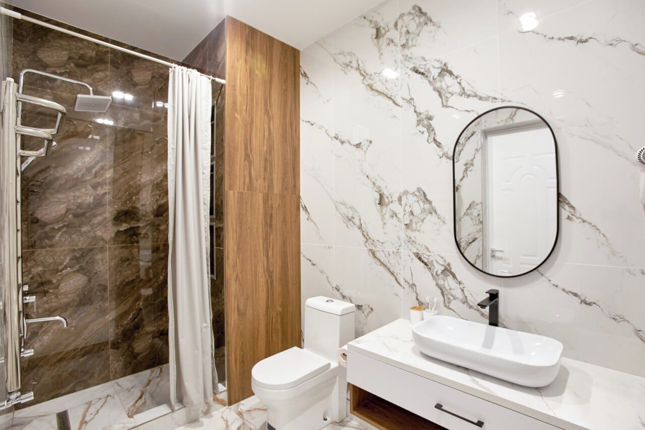 Deluxe Double Room | Bathroom | Hair dryer, towels, soap, shampoo