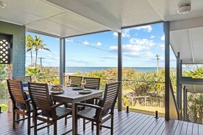 Outdoor dining - Caloundra Retro Beach House in Front of Ocean (Caloundra Region)