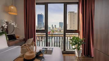 Minibar, una scrivania, insonorizzazione, Wi-Fi gratuito