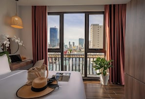 Minibar, desk, soundproofing, free WiFi