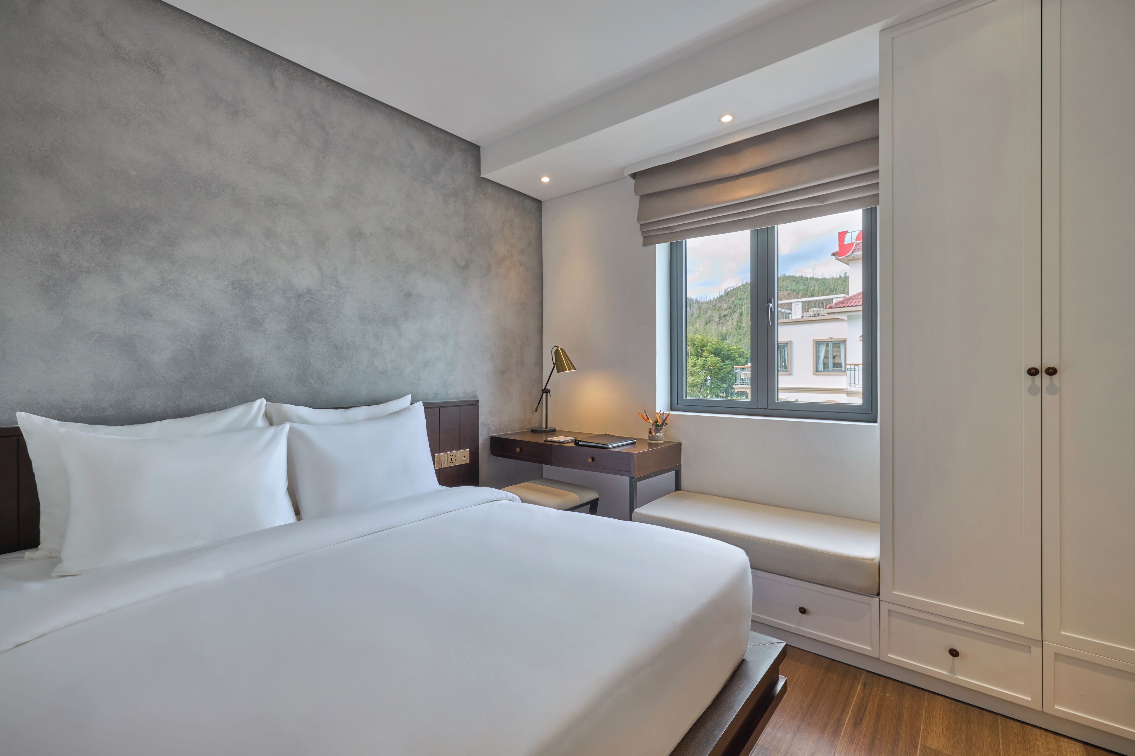 Free minibar items, in-room safe, desk, laptop workspace