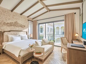 Villa, 2 Bedrooms, Garden View | 3 bedrooms, free minibar items, in-room safe, desk