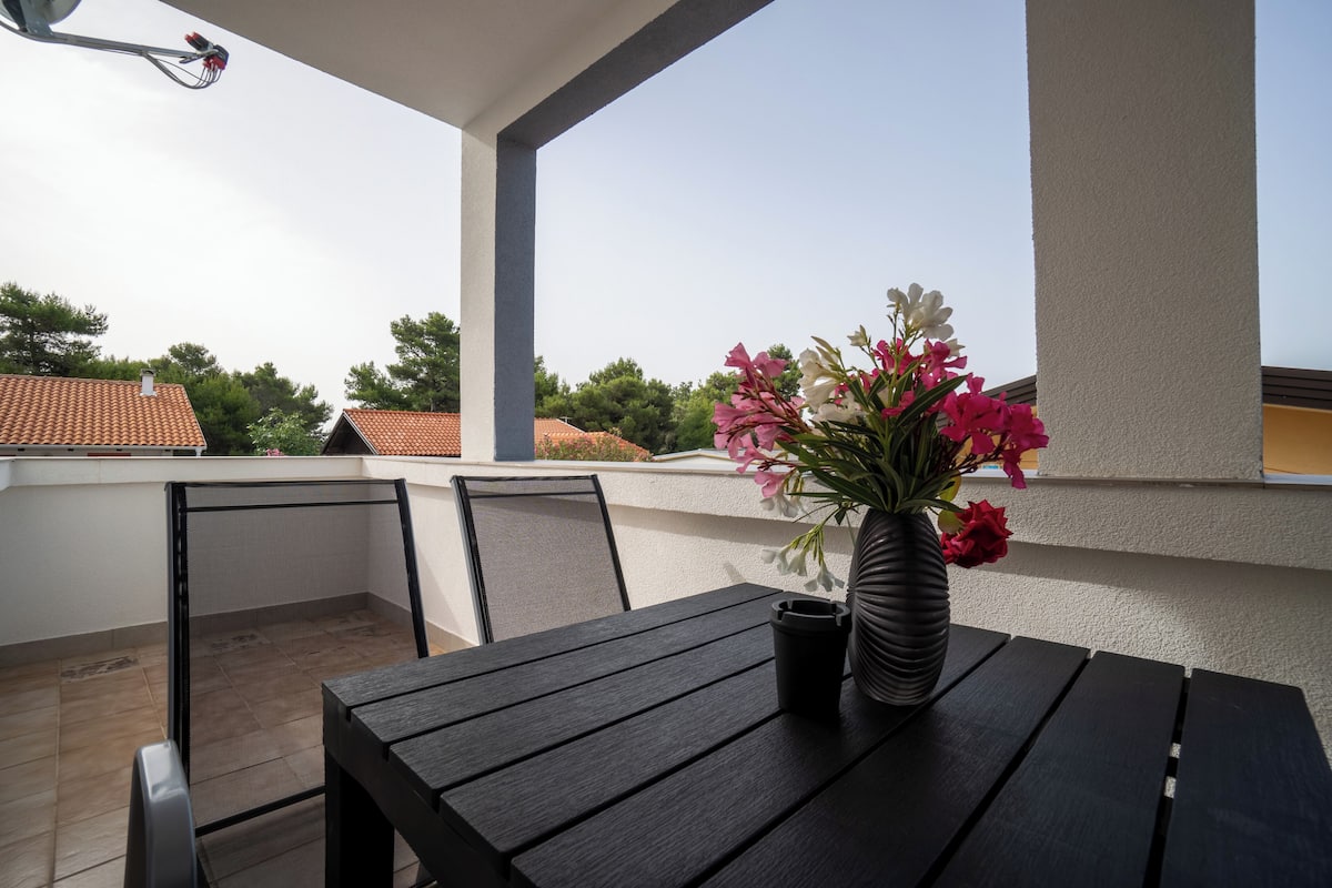 Classic Studio, Balcony, Garden View | Teres/patio