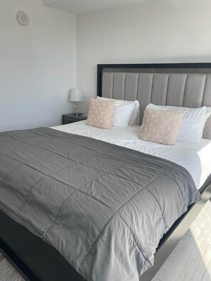 2 bedrooms, desk, iron/ironing board, travel crib - Miami Design District Amazing City Views Bayview's at Quadro By Rent4us (Miami)