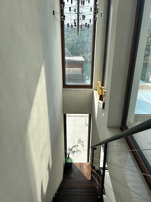 Escaleras con baranda