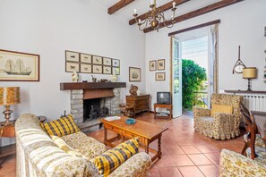 House | Living room - Holiday Home in Meina (Meina)