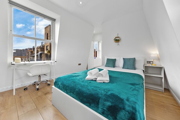 1 bedroom, desk, iron/ironing board, WiFi