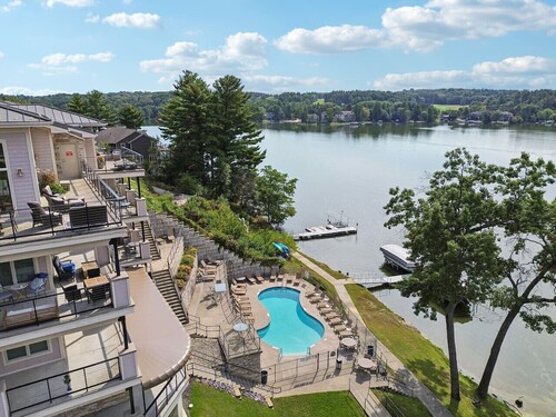Scenic Shores Escape - Lakefront - Indoor Parking