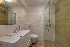 Apartamento | Baño | Toallas, jabón, champú y papel higiénico