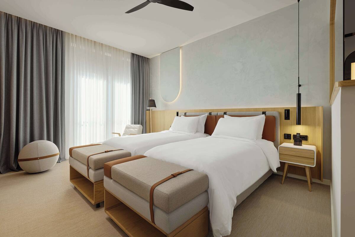 Hypo-allergenic bedding available, Select Comfort beds, minibar
