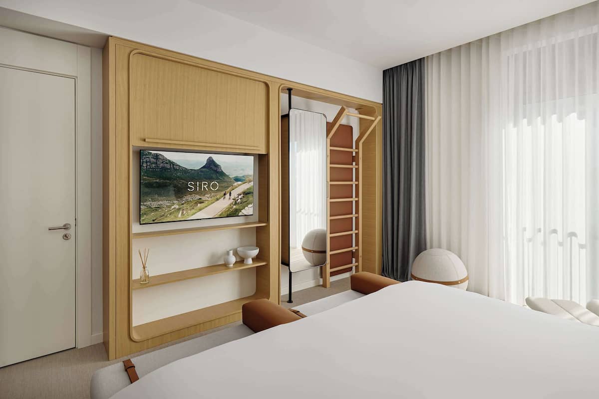 Hypo-allergenic bedding available, Select Comfort beds, minibar