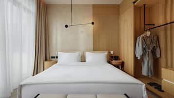 Standard Suite (SIRO) | Hypo-allergenic bedding available, Select Comfort beds, minibar