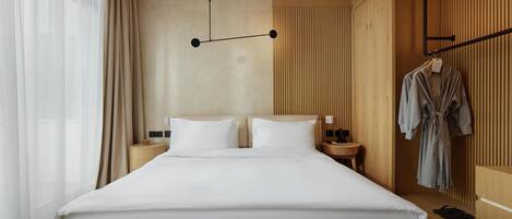 Standard Suite (SIRO) | Hypo-allergenic bedding, Select Comfort beds, minibar, in-room safe