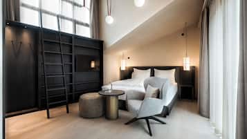 Junior Suite, Balcony, Courtyard View | 1 bedroom, premium bedding, Select Comfort beds, free minibar items