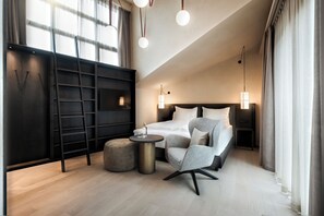 Junior Suite, Balcony, Courtyard View